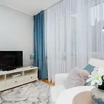 Apartment Warsaw Kredytowa by Renters